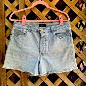 Forever 21 Plus Jean Shorts Size 12 Button Fly Stretchy Light Denim Frayed Hem